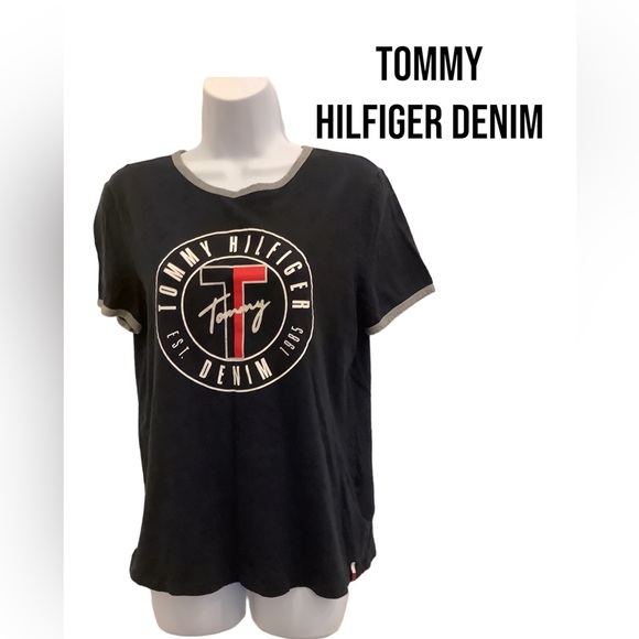 Tommy Hilfiger tee shirt - Picture 1 of 5